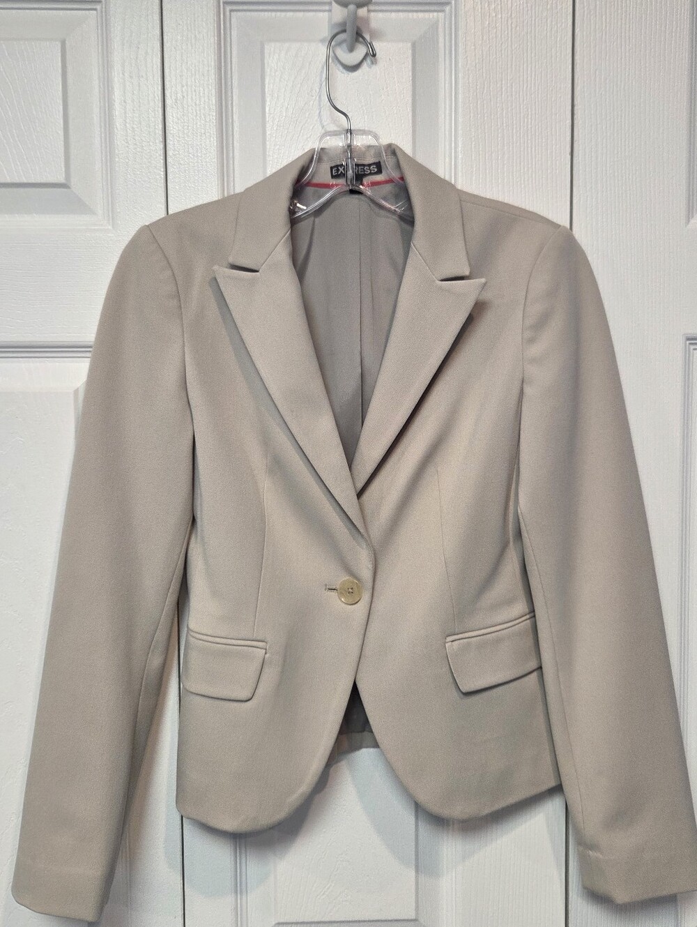 Express Women's Light Beige Single-Button Blazer - Size 0